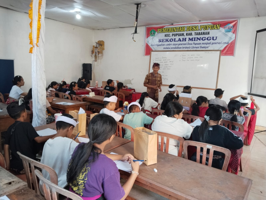 KEGIATAN SEKOLAH MINGGU DI DESA PUPUAN