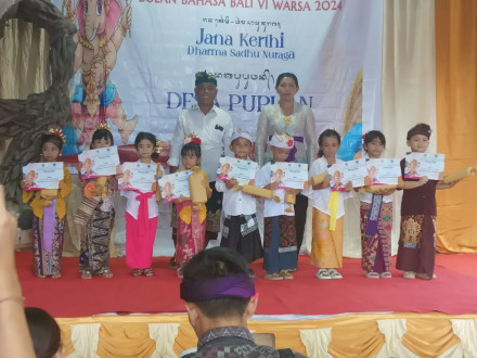 Bulan Bahasa Bali